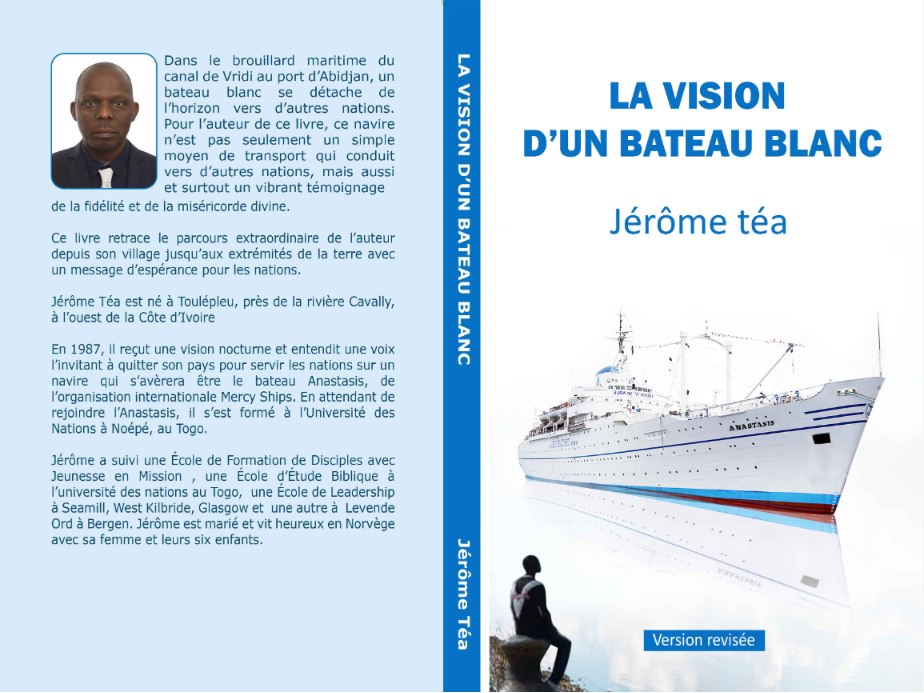 LA VISION D'UN BATEAU BLANC